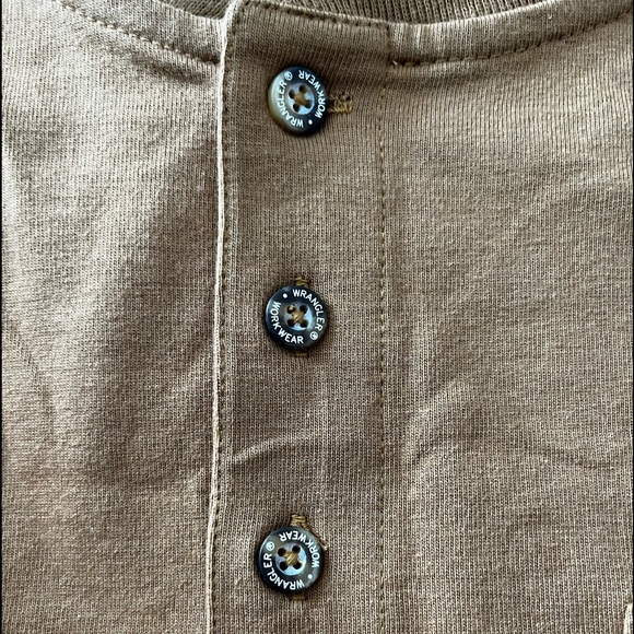 Wrangler henley style pocket tee NWT - Picture 2 of 6